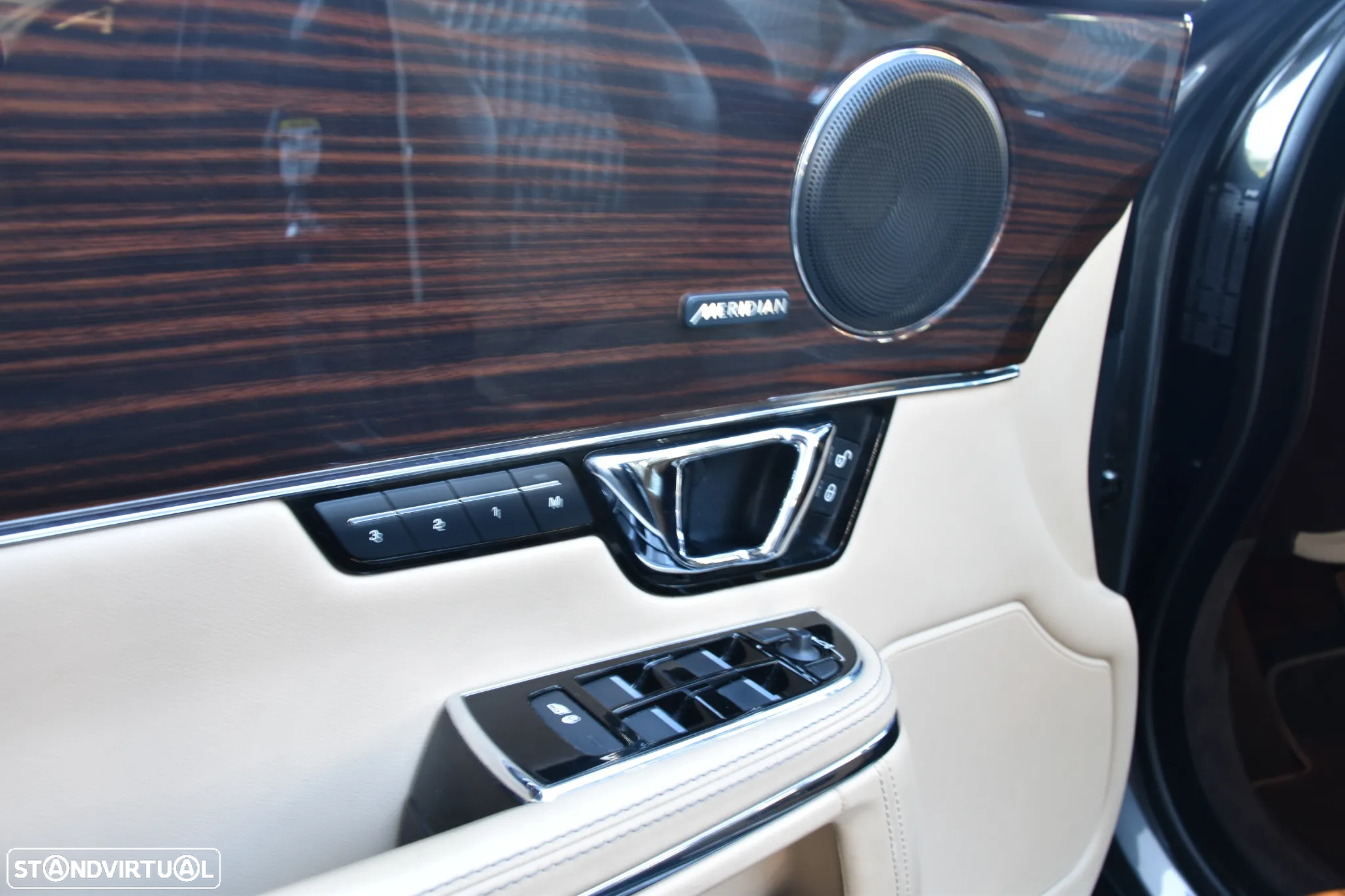 Jaguar XJ 3.0 D V6 Portfolio - 18