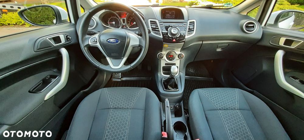 Ford Fiesta - 23