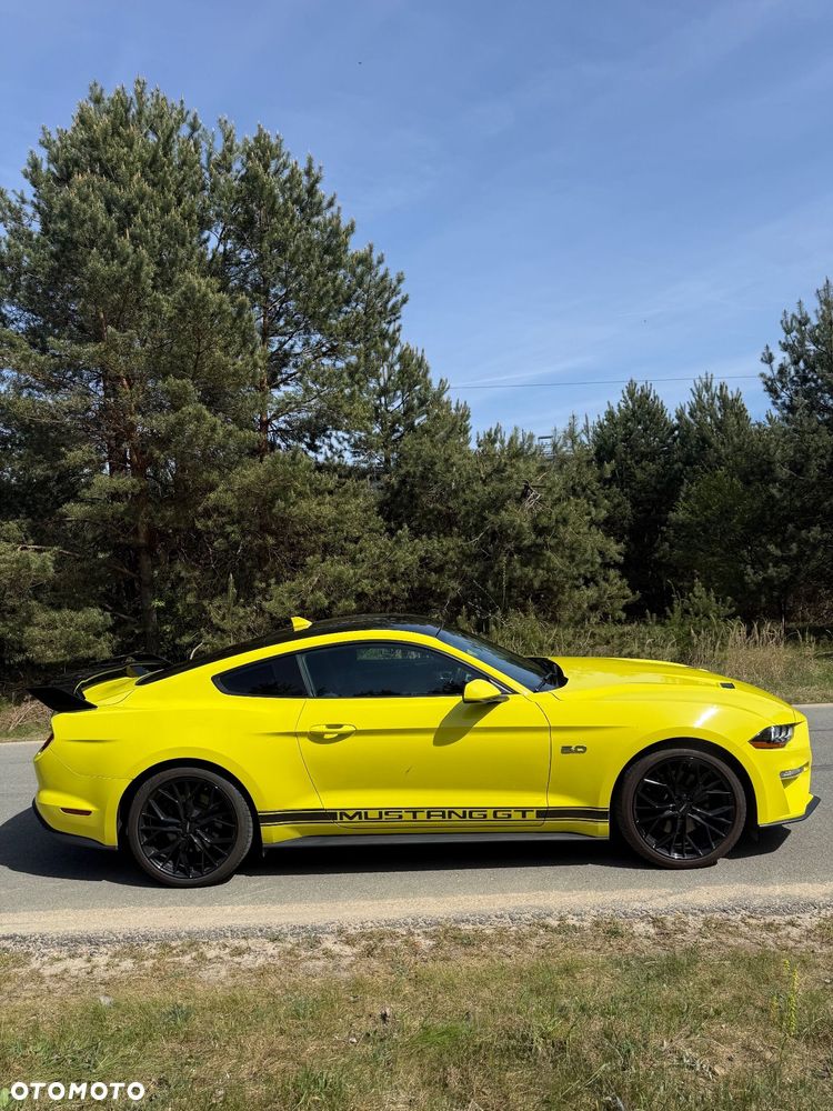 Ford Mustang - 4