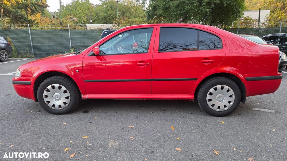 Skoda Octavia 1.6 Ambiente - 2