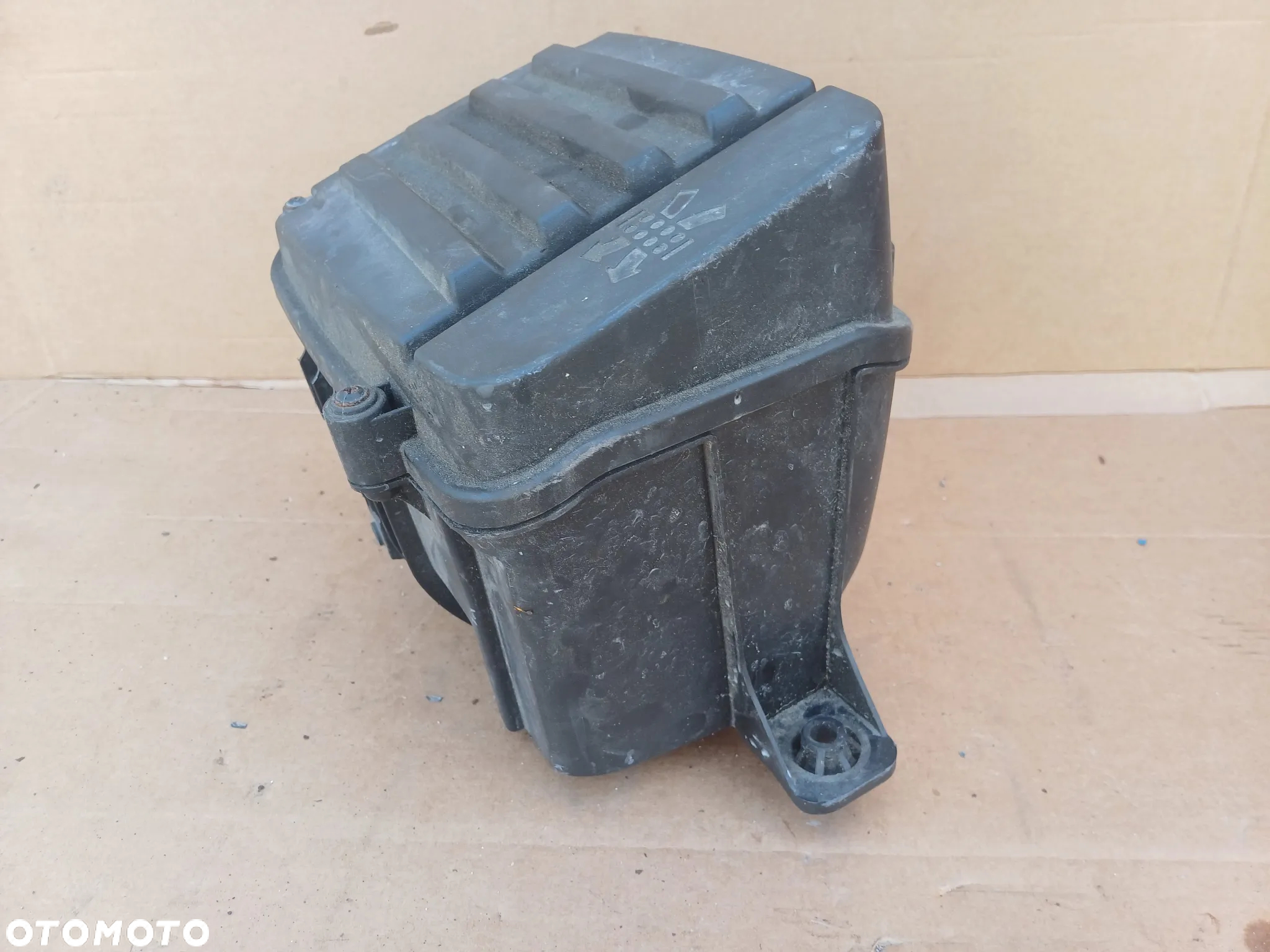 Obudowa filtra powietrza Golf V 1.6 mpi 1K0129610B Audi A3 8P - 3