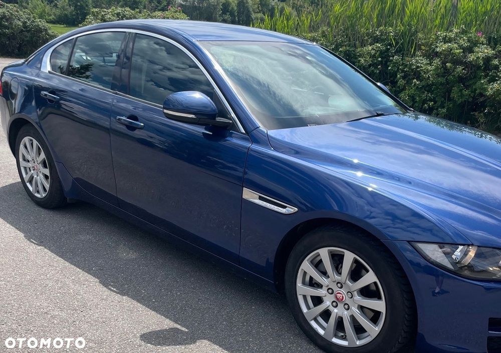 Jaguar XE 20d Prestige - 9