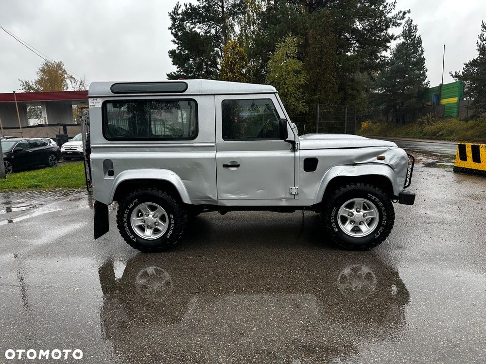 Land Rover Defender - 7