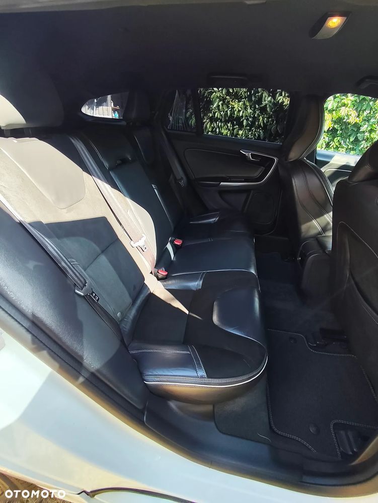 Volvo V60 D3 Drive-E R-Design Momentum - 14