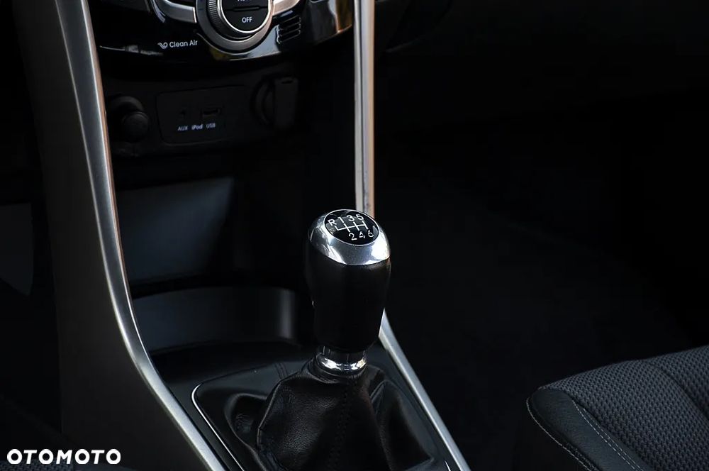 Hyundai i30 1.6 CRDi Premium - 34