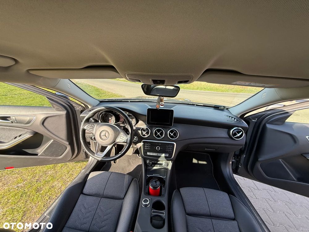 Mercedes-Benz GLA 180 7G-DCT Style - 8