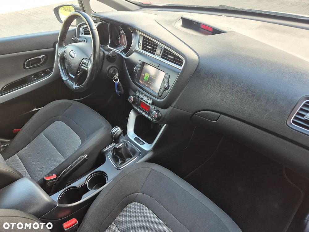 Kia Ceed 1.4 CVVT Dream Team Edition - 18