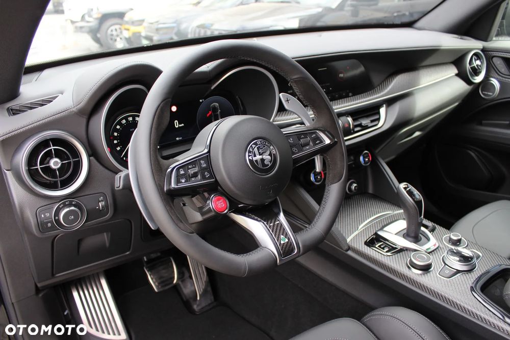 Alfa Romeo Stelvio 2.9 Bi Turbo V6 Quadrifoglio Q4 - 11