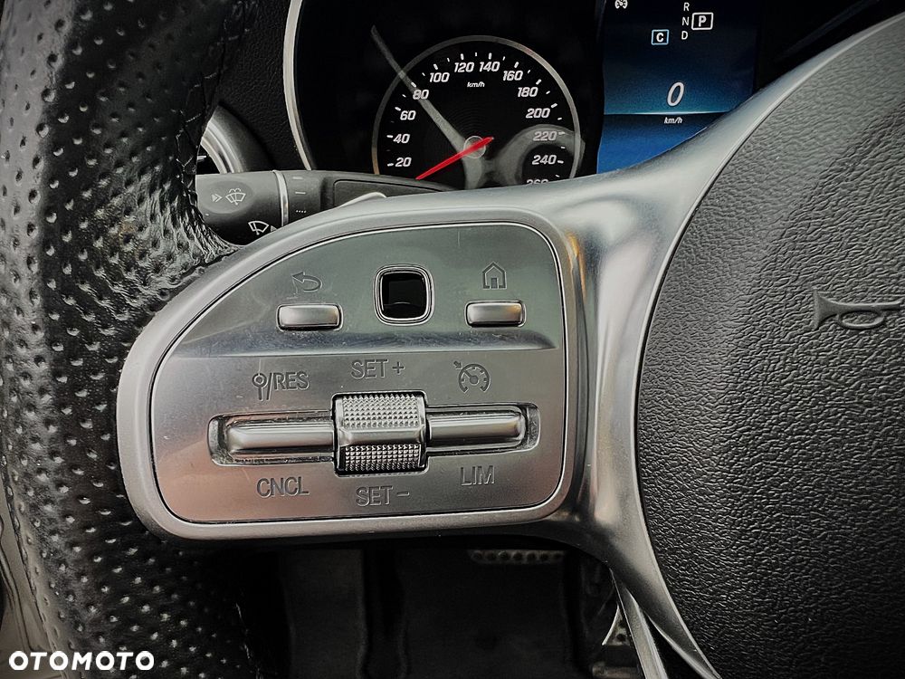 Mercedes-Benz Klasa C 200 4Matic 9G-TRONIC - 28