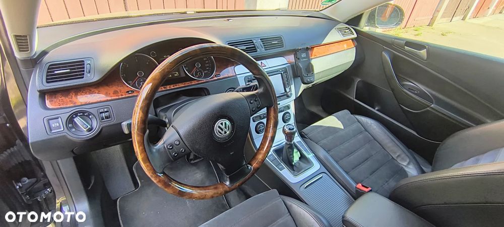 Volkswagen Passat 2.0 TDI Highline - 7