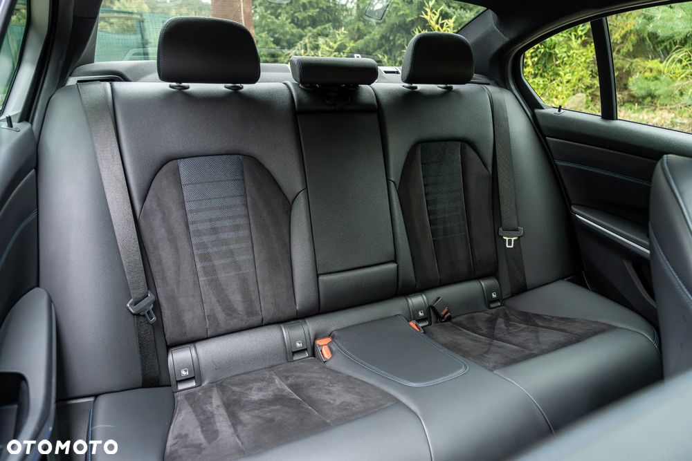 BMW Seria 3 320d xDrive M Sport sport - 40