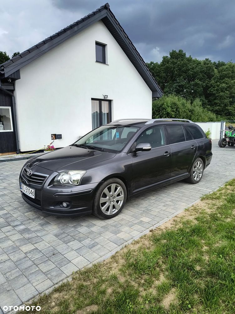 Toyota Avensis 2.0 D-4D Luna - 1