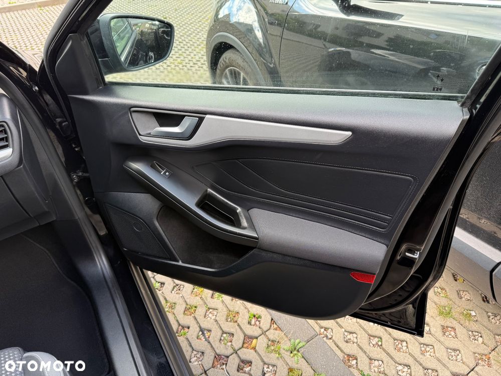 Ford Focus 1.5 EcoBlue Start-Stopp-System TITANIUM - 18