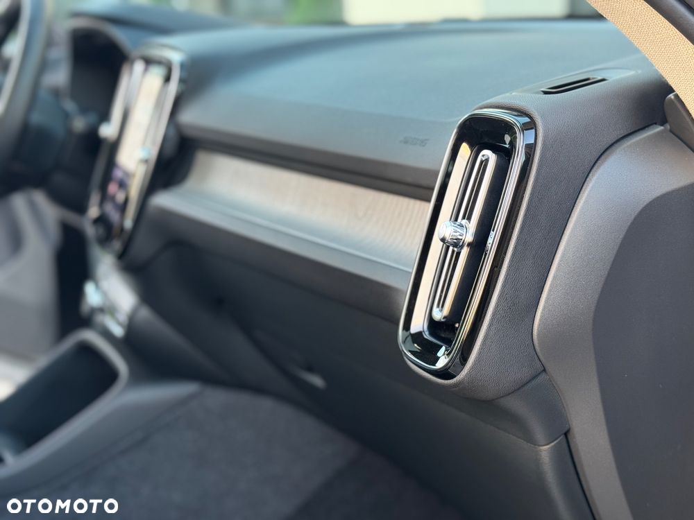 Volvo XC 40 B5 AWD Ultimate Dark - 23