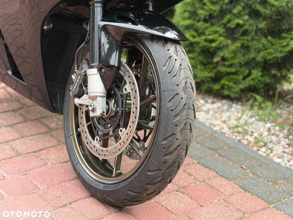 Honda VFR - 22