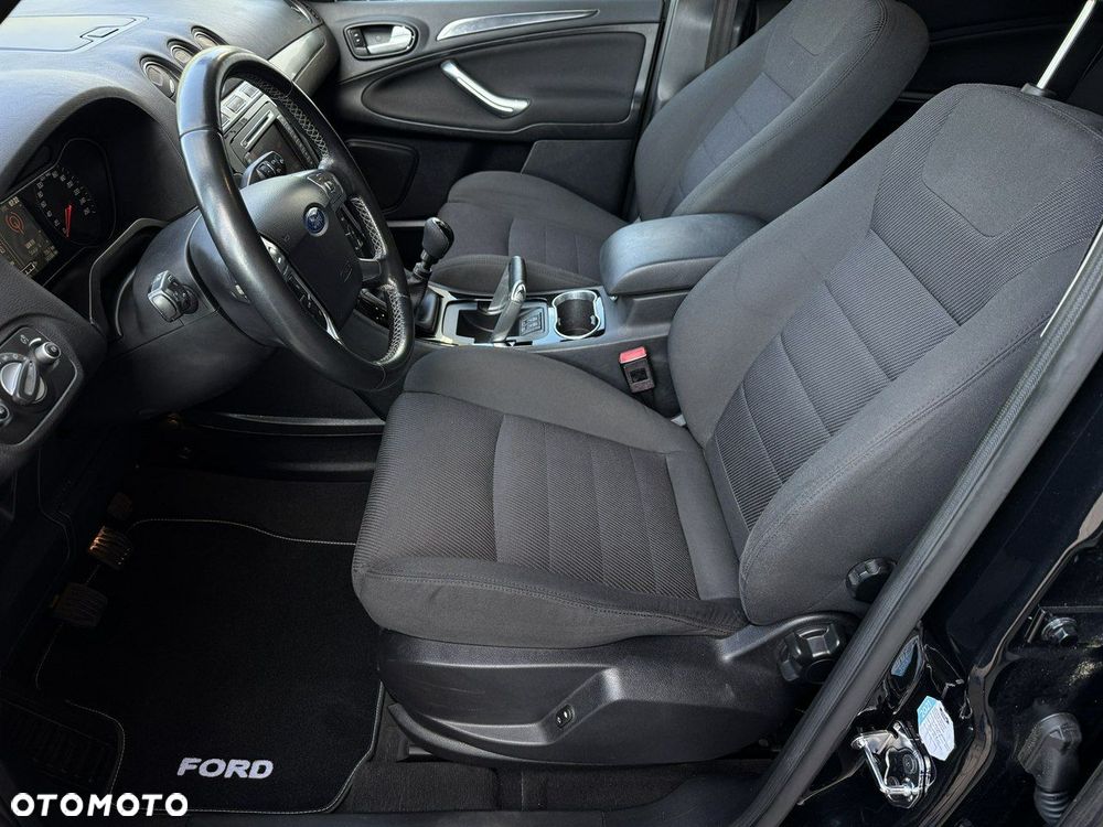 Ford S-Max - 19