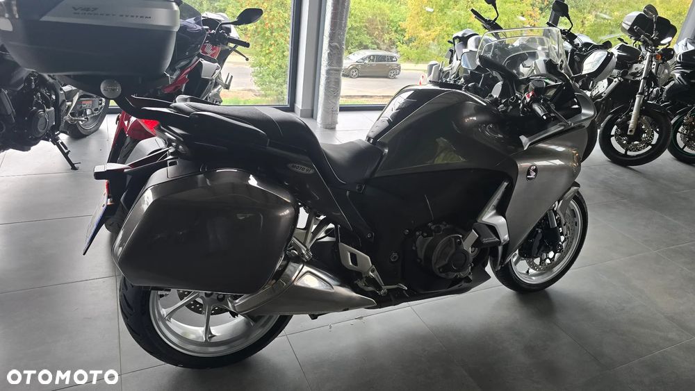 Honda VFR - 5
