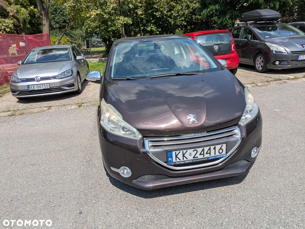 Peugeot 208 - 10