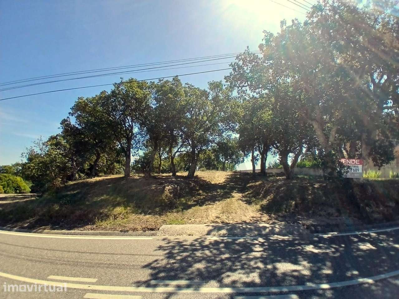 Terreno com 12.800 m2 e 500 m2 de área de construção — natureza e tran