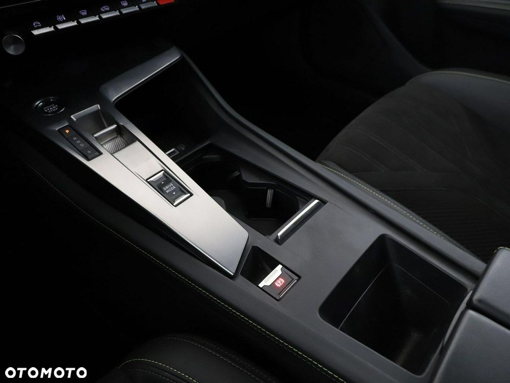 Peugeot 408 1.6 Plug-In Hybrid 225 GT EAT8 - 34