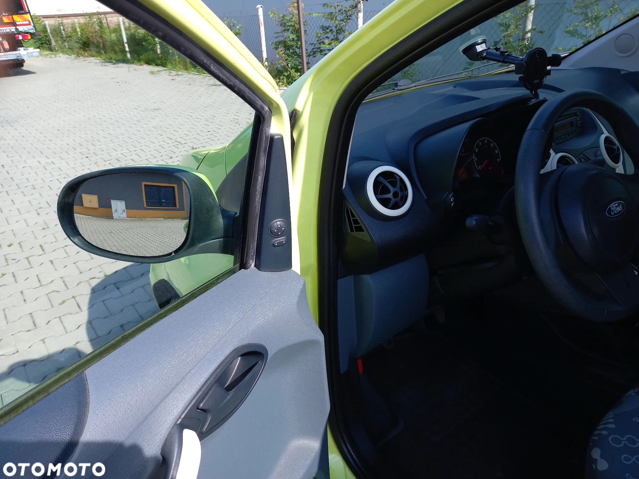 Ford KA 1.2 Titanium (air4) - 5