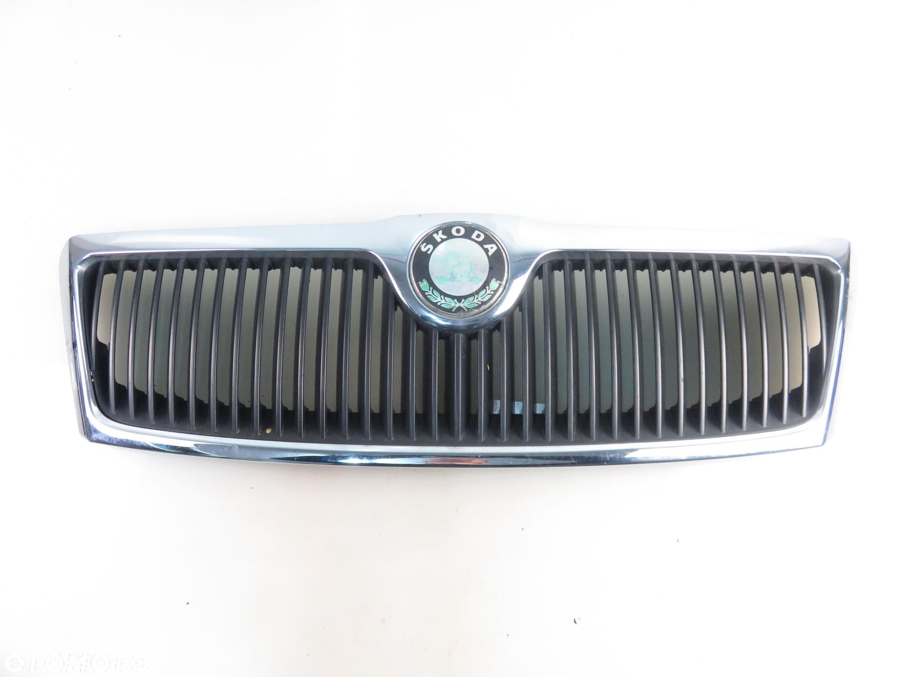 ATRAPA GRILL SKODA OCTAVIA II 1Z0853668 - 1