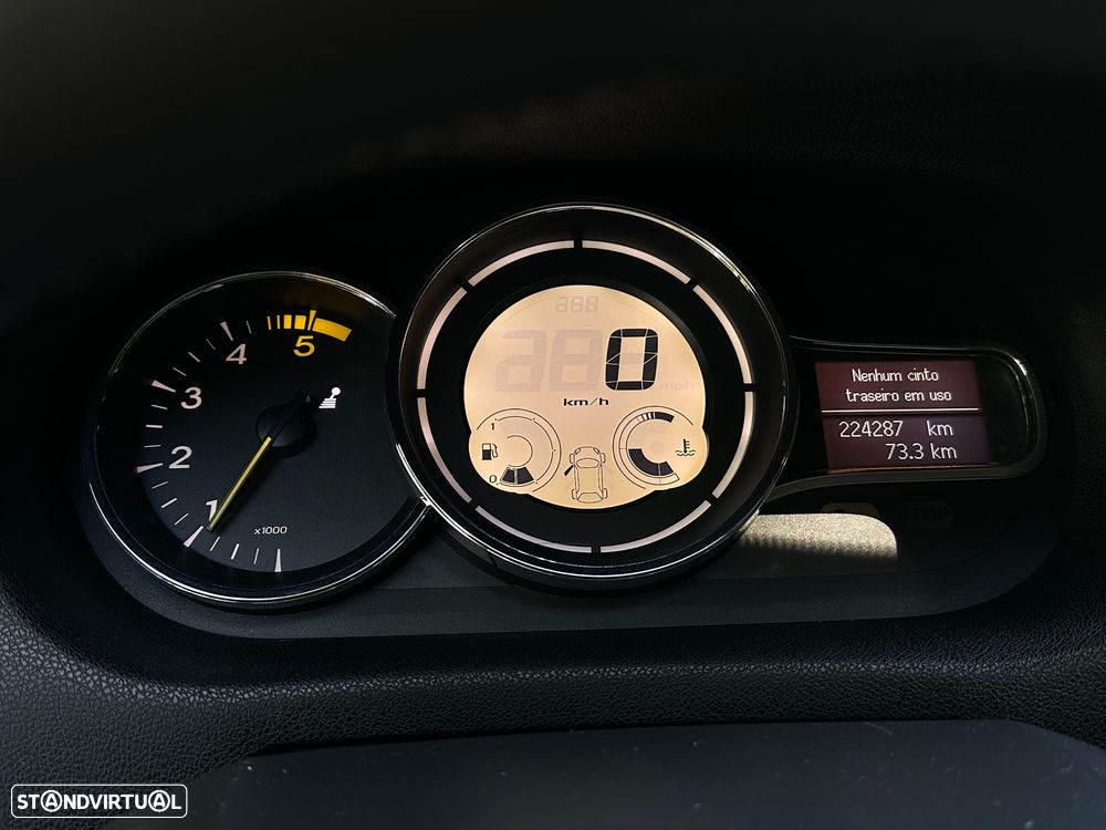 Renault Mégane Coupe 1.5 dCi Dynamique S - 8