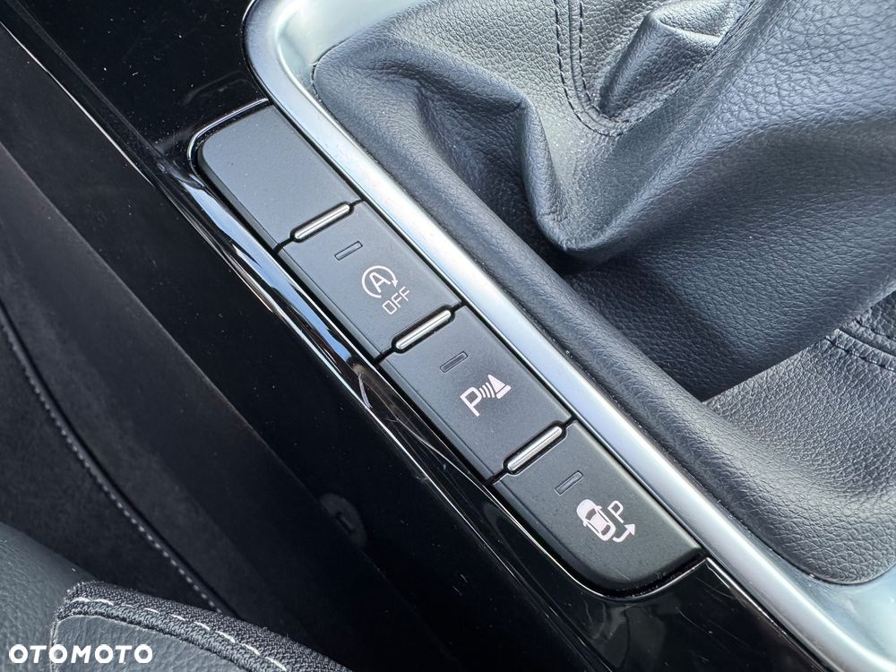 Kia Ceed 1.4 T-GDI OPF Platinum Edition - 26