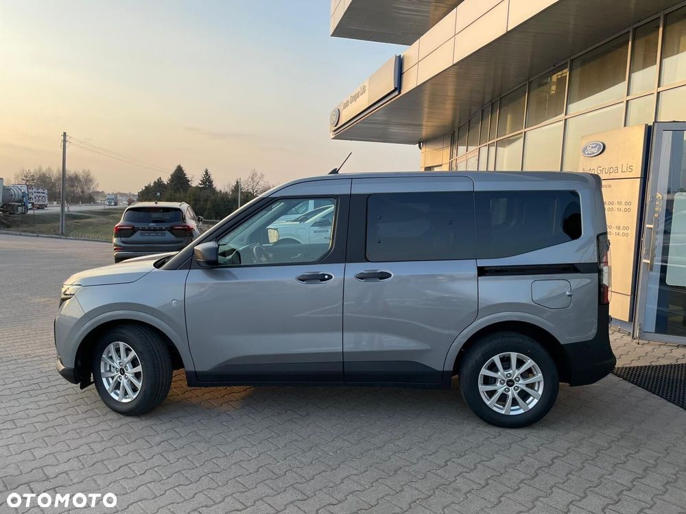 Ford Transit Courier - 13