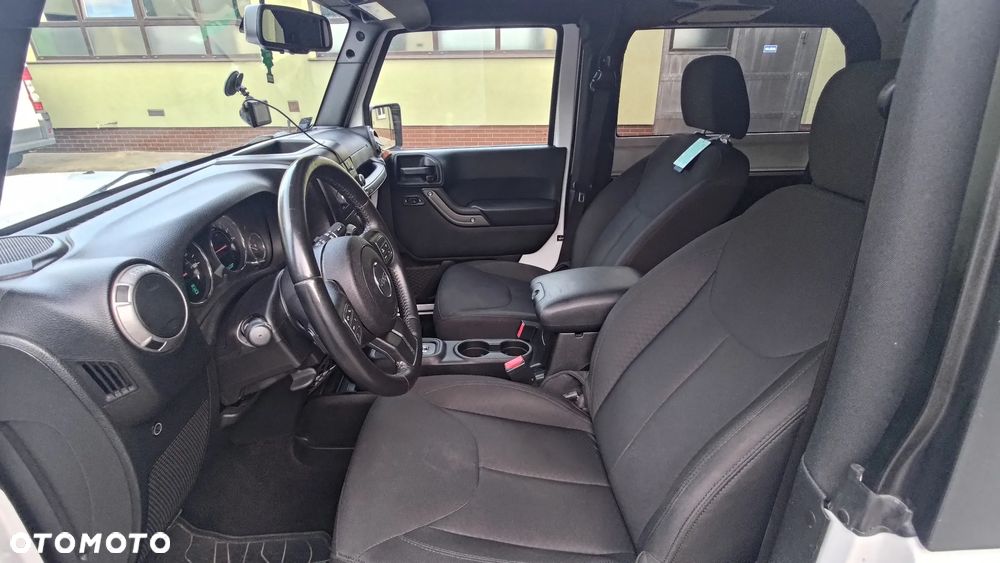 Jeep Wrangler - 16