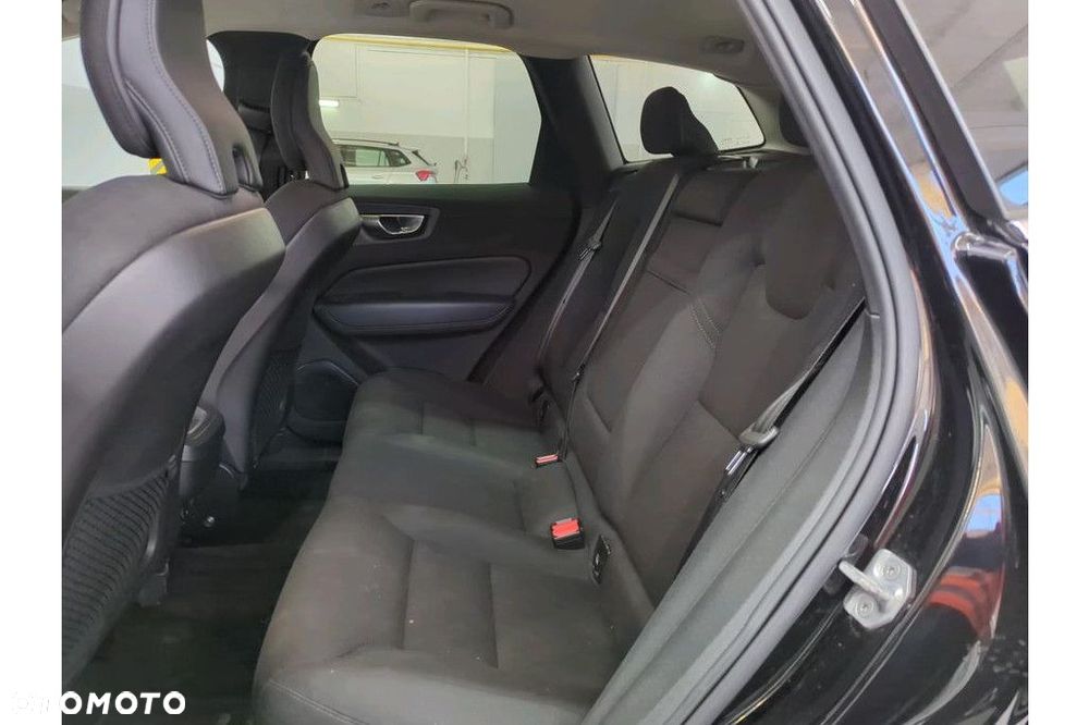 Volvo XC 60 B4 B Momentum Pro - 7