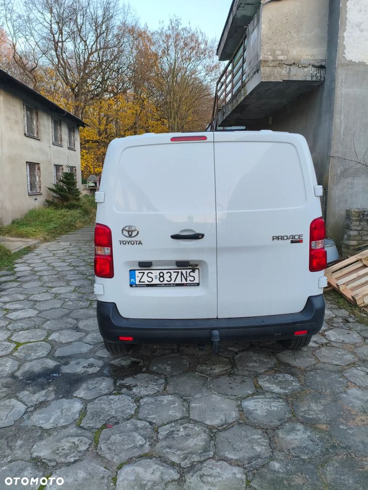 Toyota Proace Medium 2,0 Activ D4D120 - 4