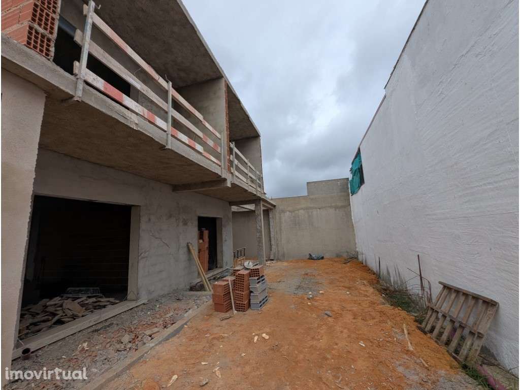 T3 com 2 Suites a Venda no centro de Fernão Ferro - Grande imagem: 2/50