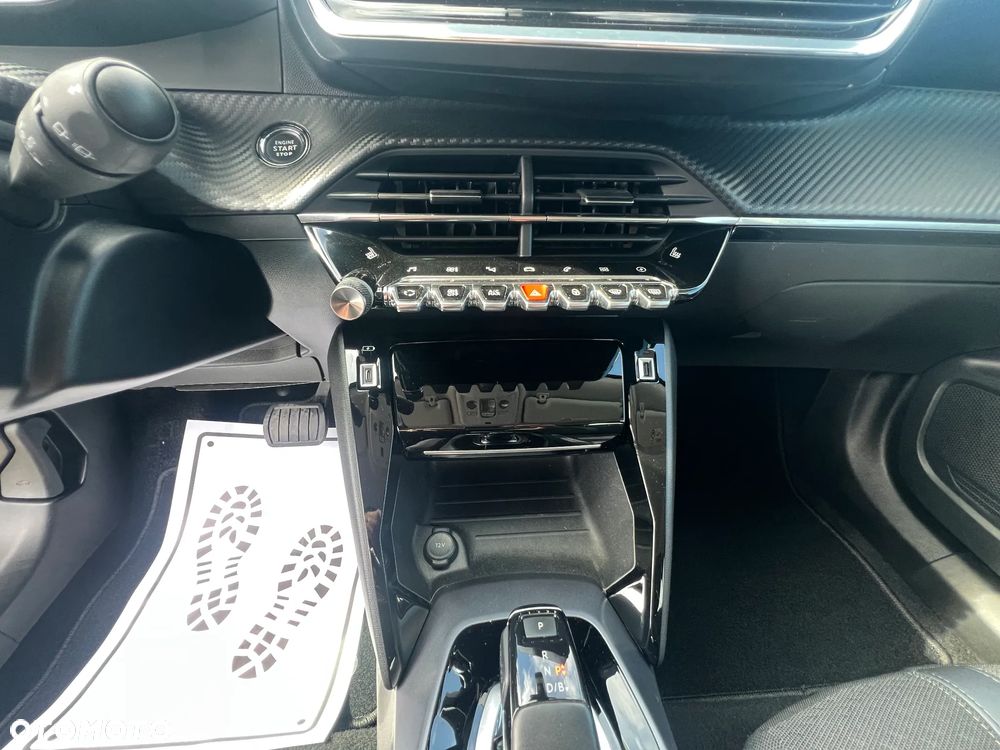 Peugeot 2008 136 Allure - 22