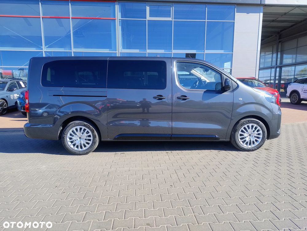Peugeot Traveller - 10