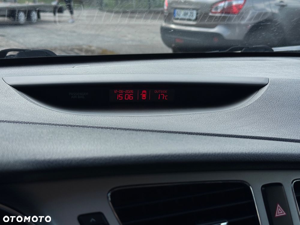 Kia Ceed 1.6 GDI Dream Team Edition - 17