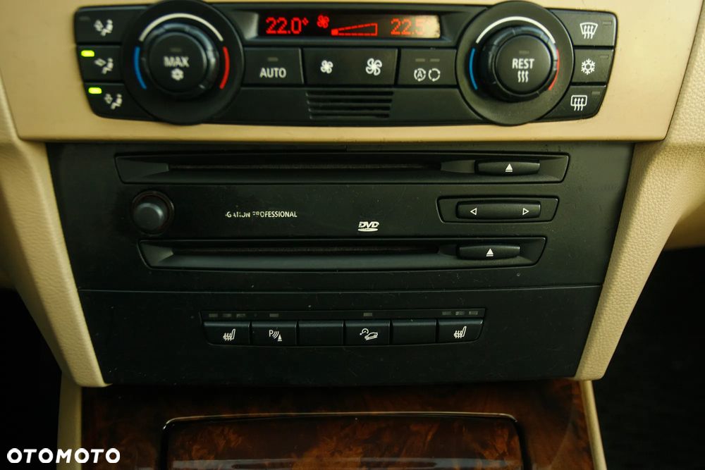 BMW Seria 3 330i - 17