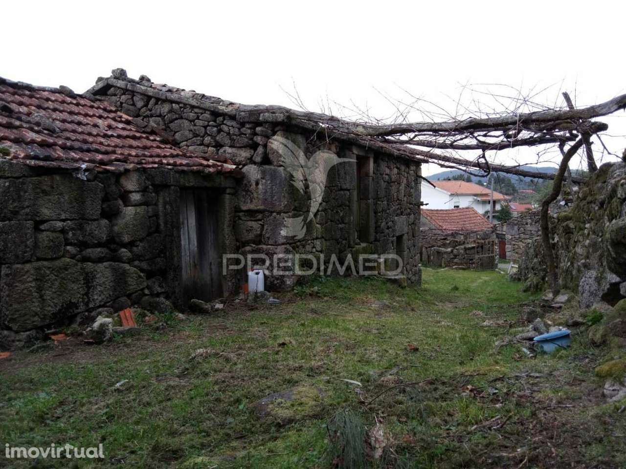 Moradia de pedra para recuperar - Grande imagem: 2/24