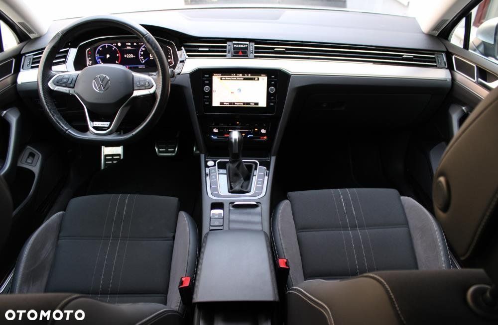 Volkswagen Passat - 8