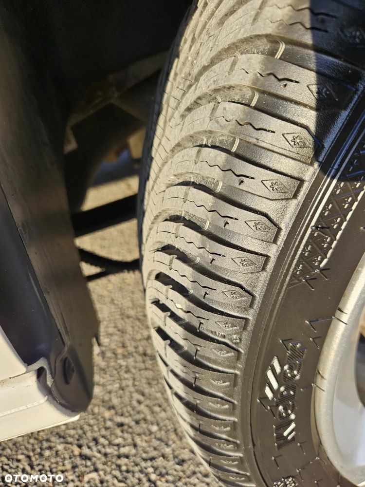 Volkswagen Caddy Comfortline 4Motion - 12