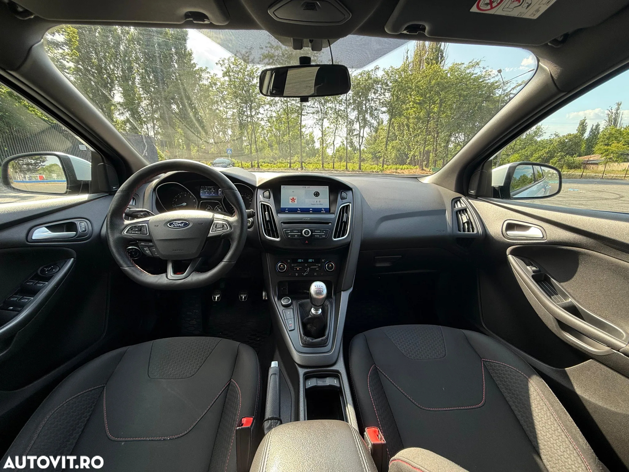 Ford Focus 1.5 Ecoboost ST-Line - 12