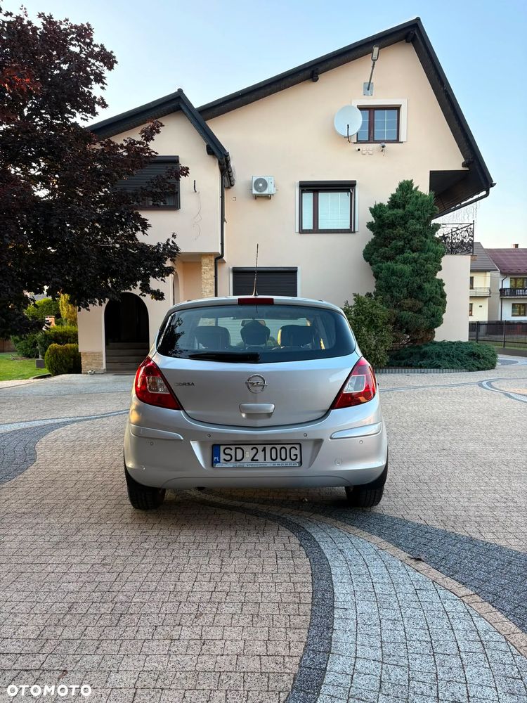 Opel Corsa 1.4 16V Cosmo - 4