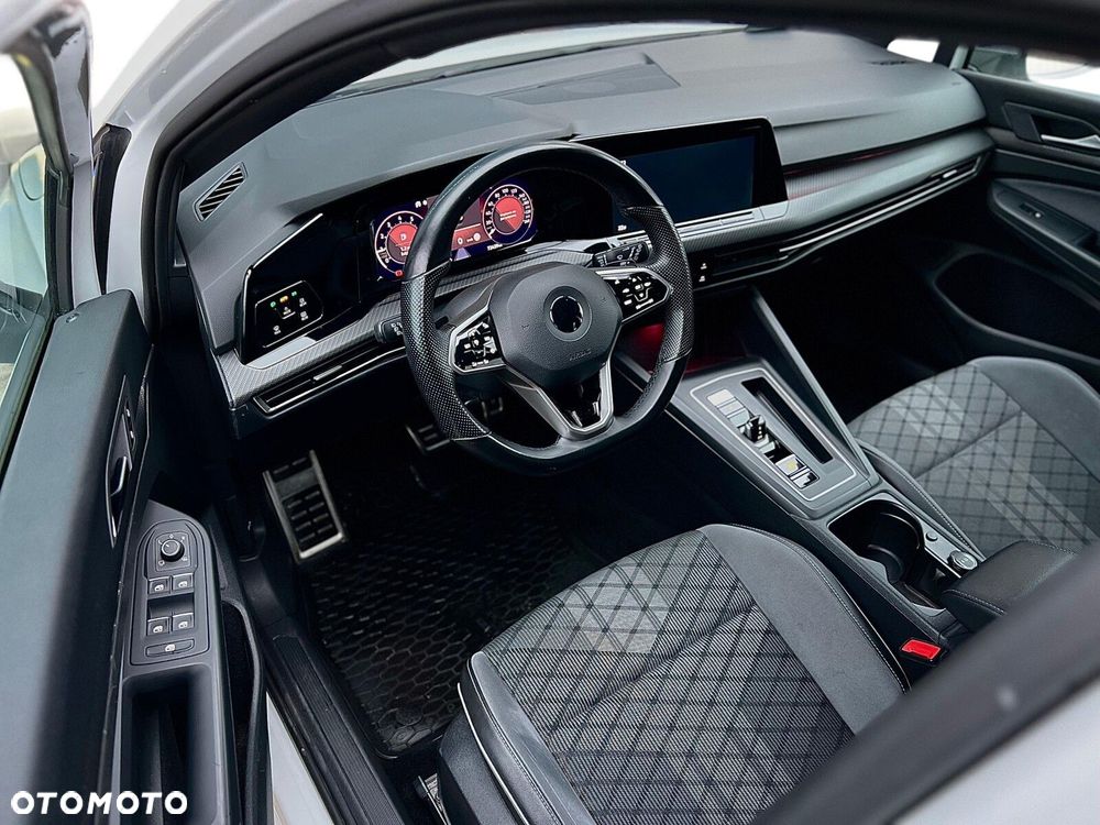 Volkswagen Golf - 10