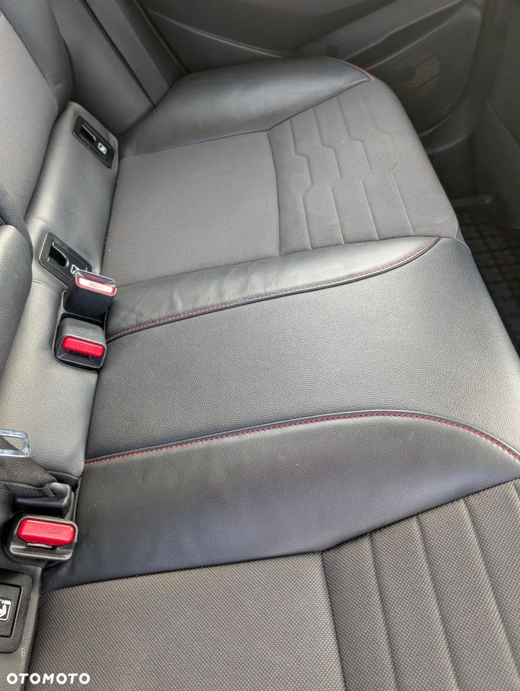 Toyota Corolla 2.0 Hybrid Executive - 25