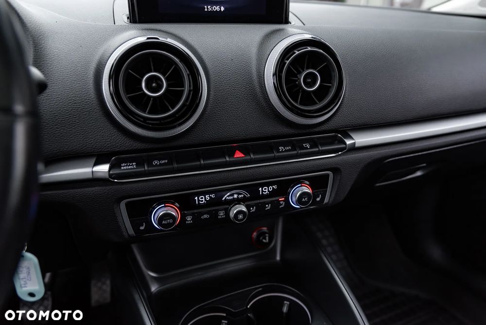 Audi A3 Sportback 1.8 TFSI Ambition - 31