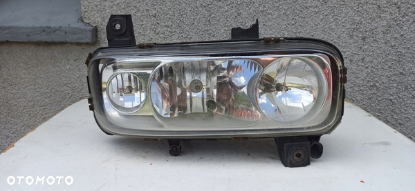 MERCEDES ATEGO 2 2004- LAMPA PRAWY PRZÓD ZWYKŁA EUROPA