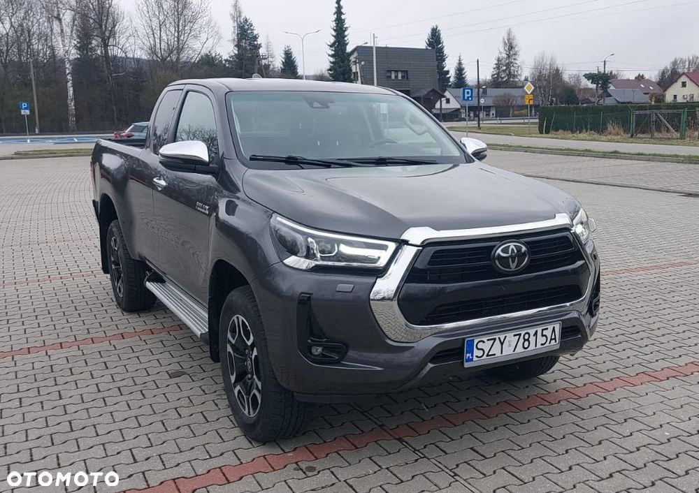 Toyota Hilux - 1