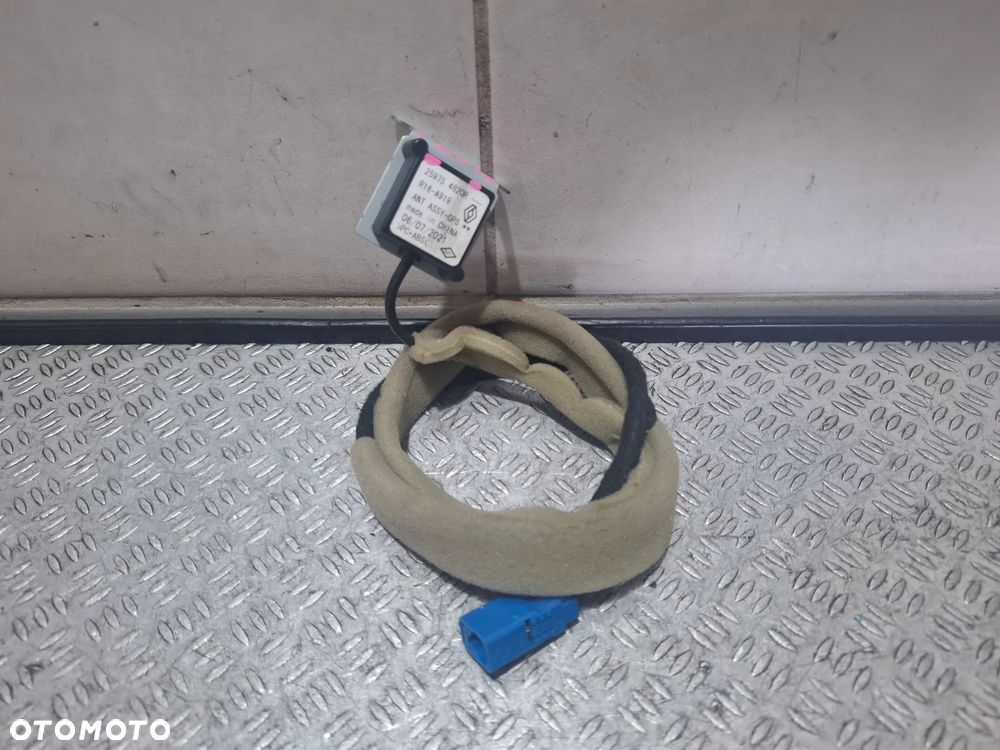 Antena GPS radia Renault Master IV 2021 rok nr 259754820R - 1