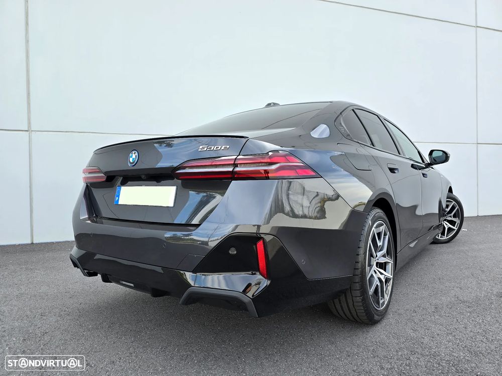 BMW 530 e Pack Desportivo M Pro - 16