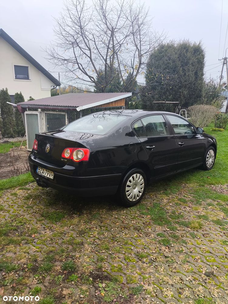 Volkswagen Passat 2.0 TDI Comfortline - 5